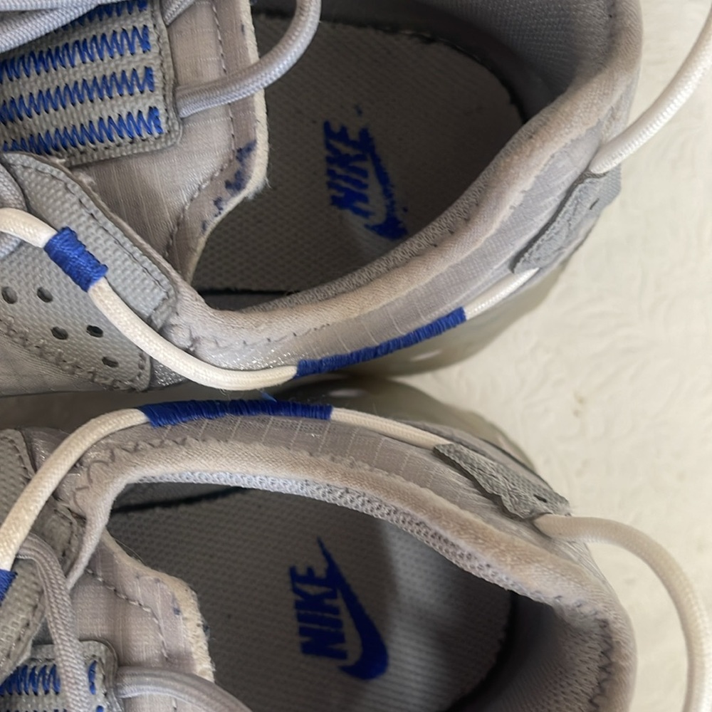 NIKE MENS 354Gray Sneakers with Blue Highlights - Picture 9 of 9